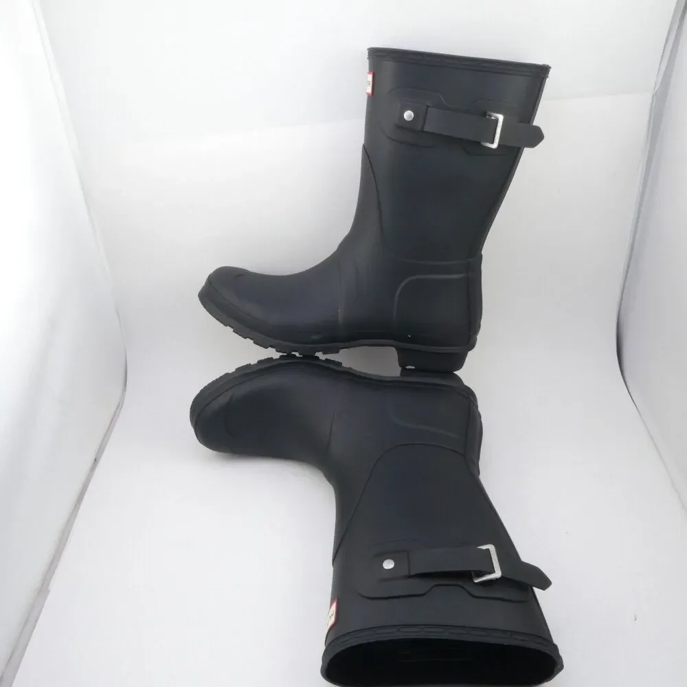 Hunter Women's 10 Original Short Pull-On Waterproof Rubber Rain Boots Black
